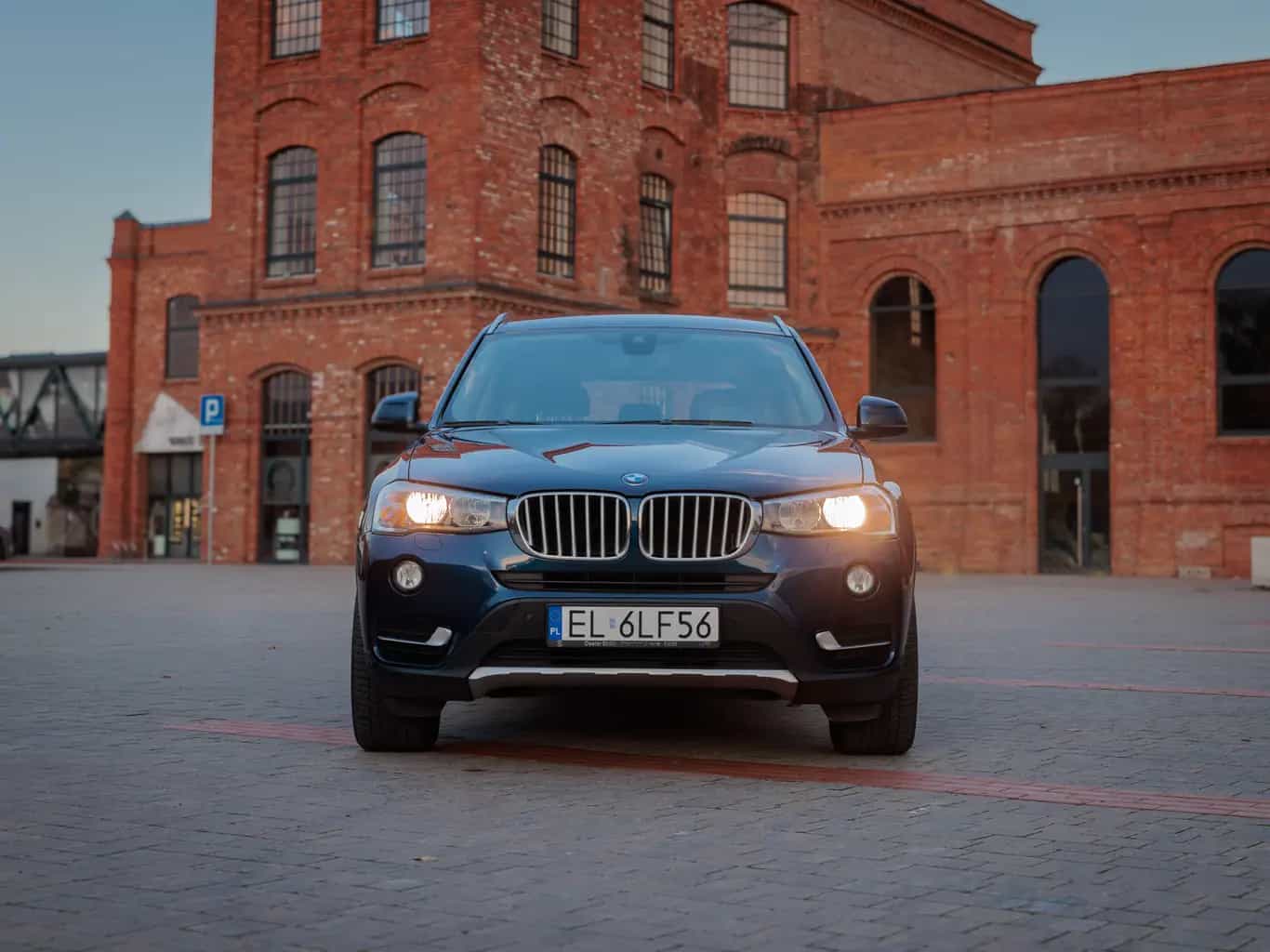 Zdjęcie samochodu BMW X3 xDrive 20d numer 10