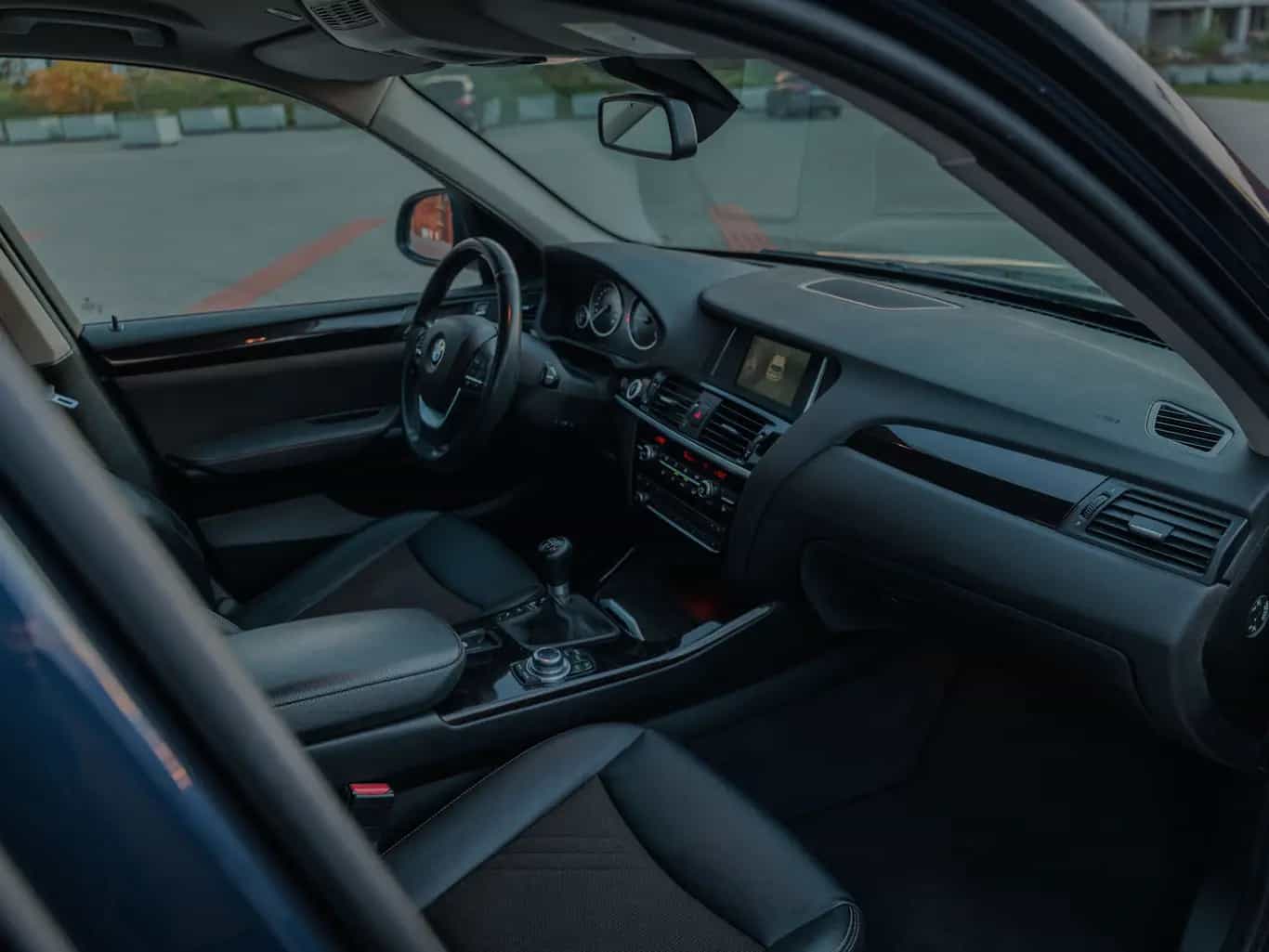 Zdjęcie samochodu BMW X3 xDrive 20d numer 17