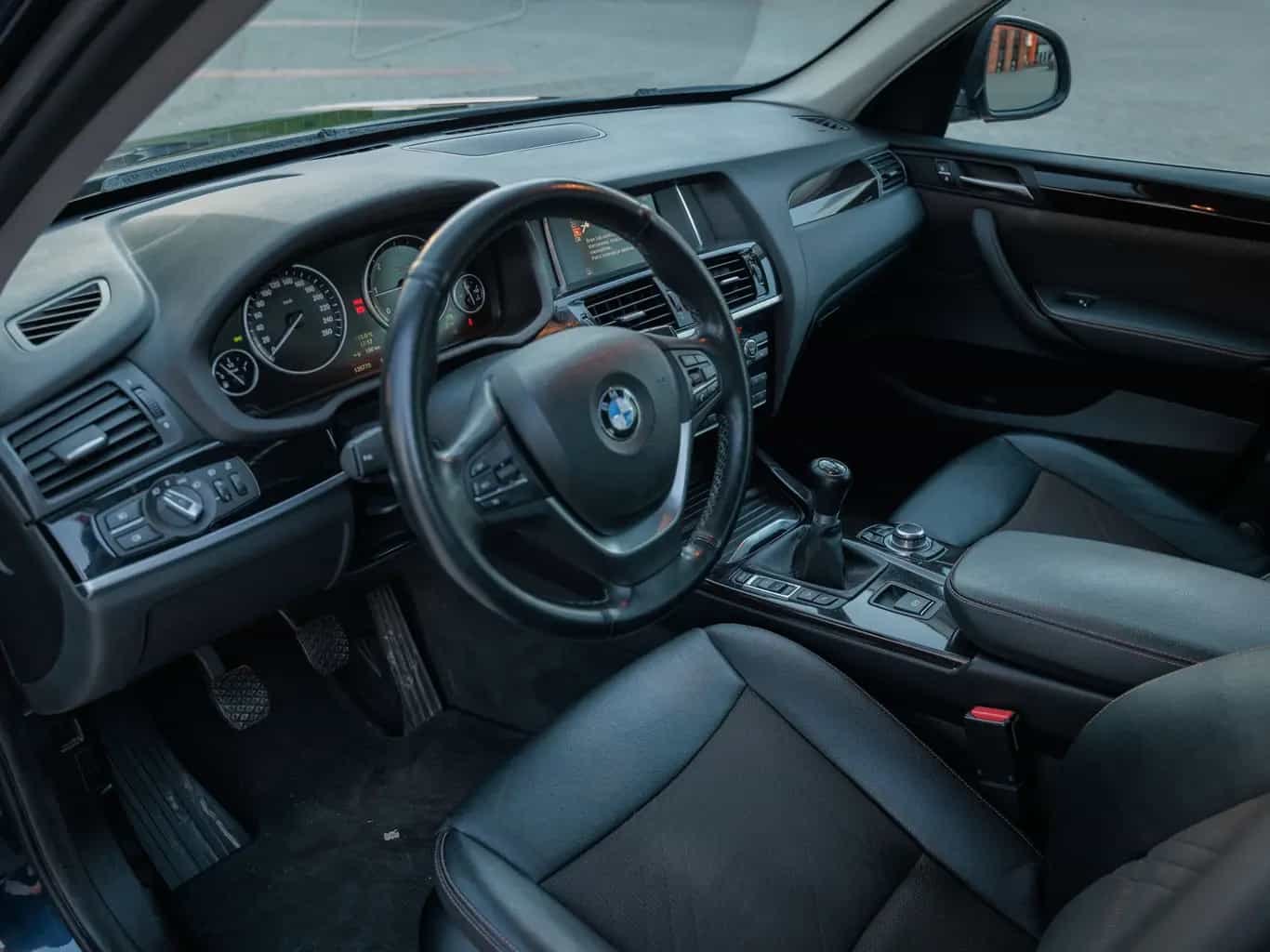 Zdjęcie samochodu BMW X3 xDrive 20d numer 19