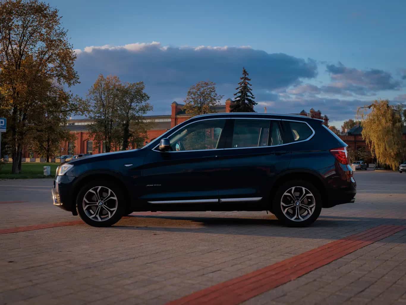 Zdjęcie samochodu BMW X3 xDrive 20d numer 3
