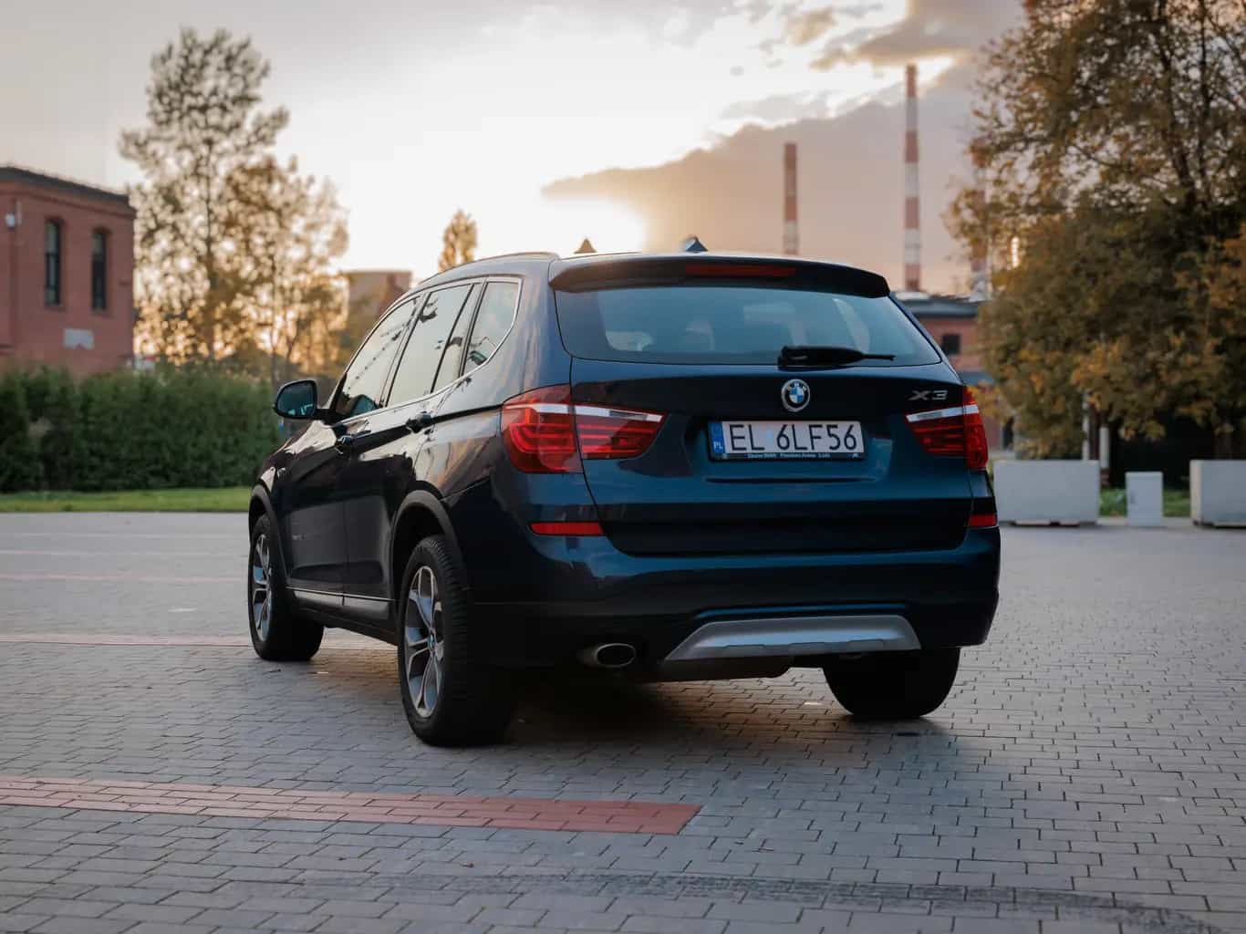 Zdjęcie samochodu BMW X3 xDrive 20d numer 4