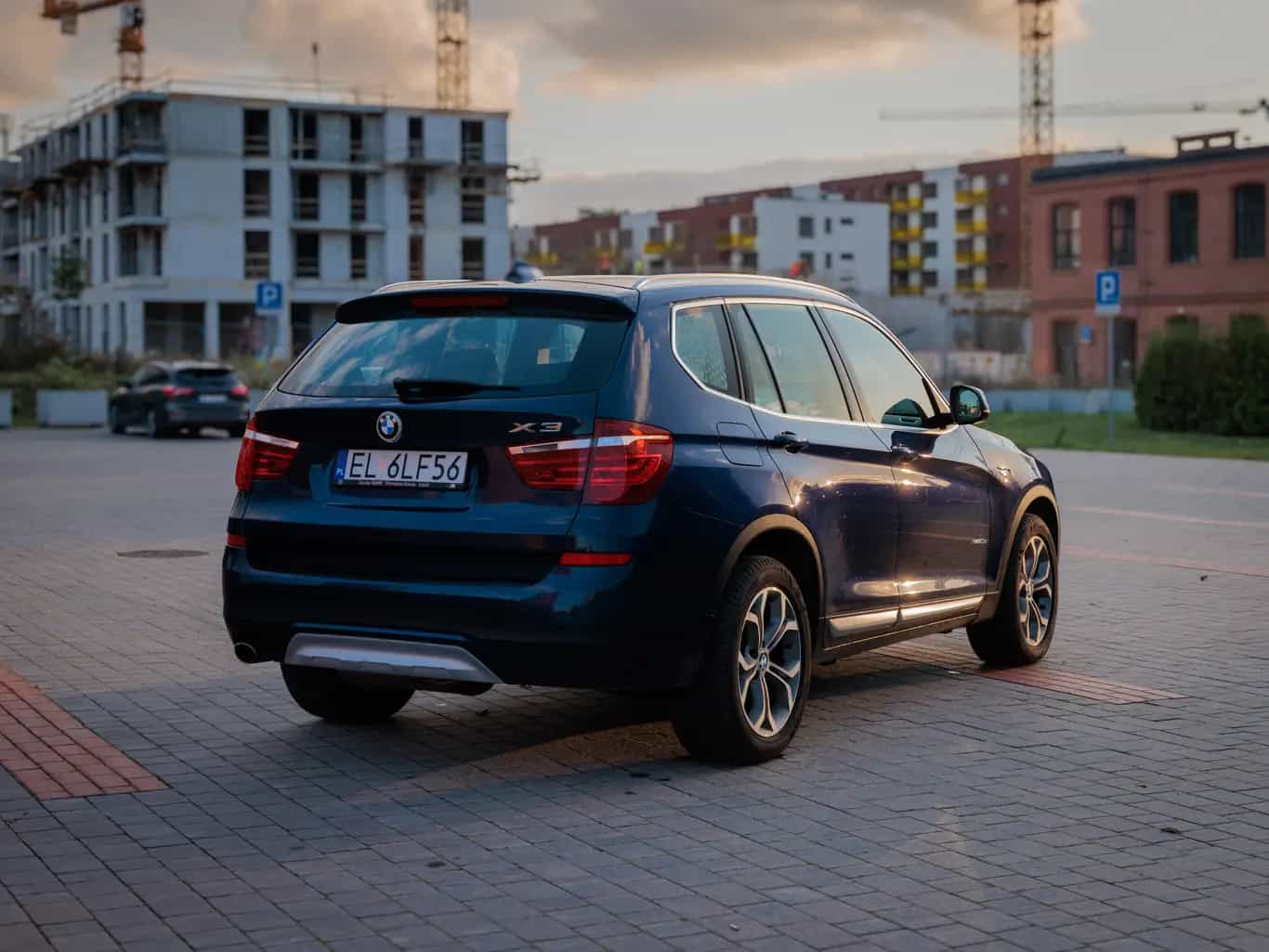 Zdjęcie samochodu BMW X3 xDrive 20d numer 6