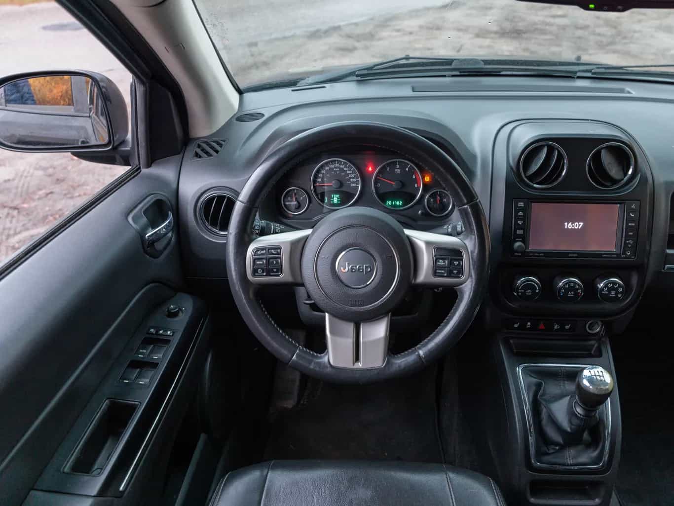 Zdjęcie samochodu Jeep Compass 2.2 CRD 4x4 Limited numer 15