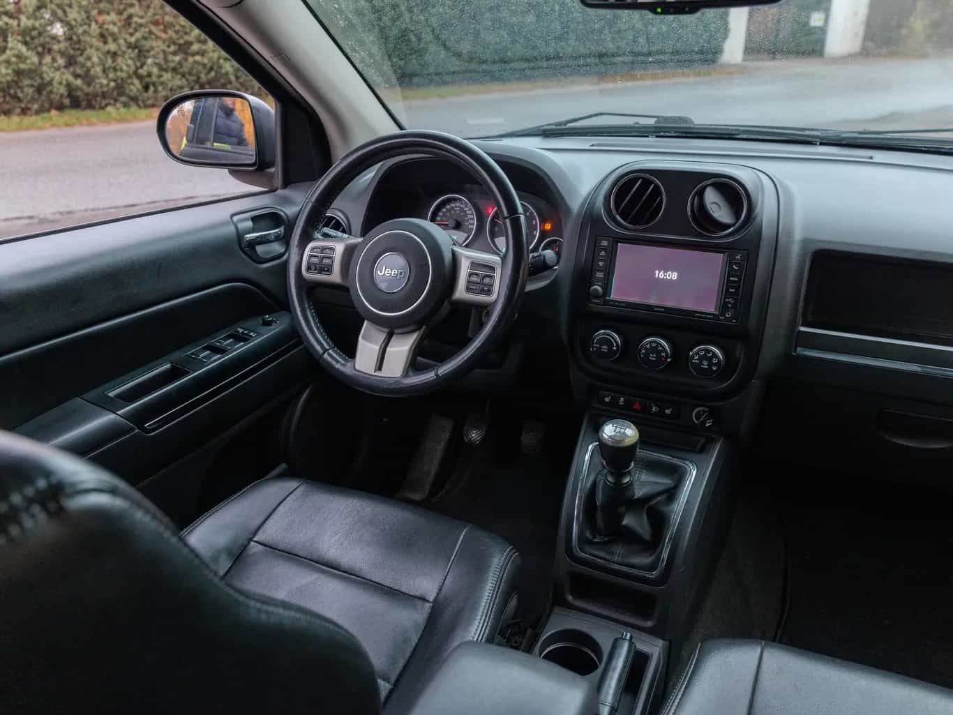 Zdjęcie samochodu Jeep Compass 2.2 CRD 4x4 Limited numer 16