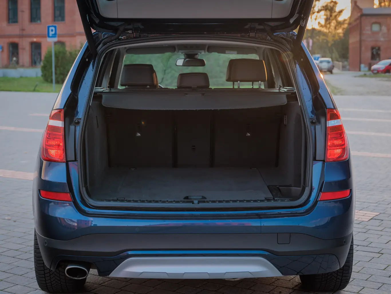 Zdjęcie samochodu BMW X3 xDrive 20d numer 15