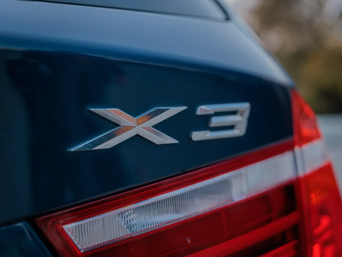 Zdjęcie samochodu BMW X3 xDrive 20d numer 16