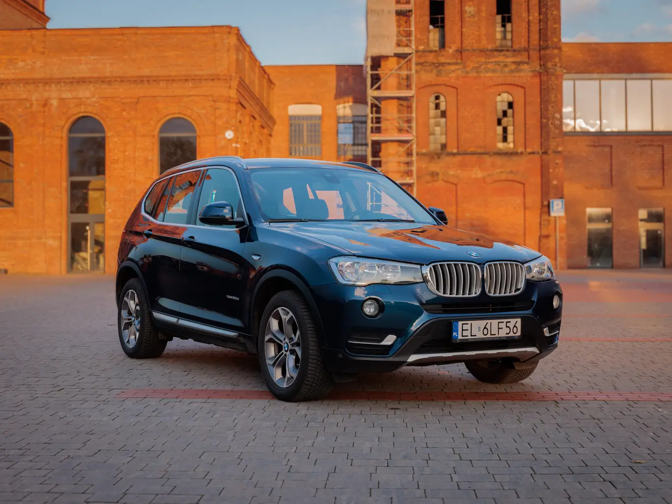 Zdjęcie samochodu BMW X3 xDrive 20d numer 9