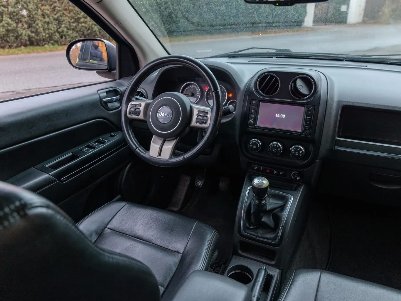 Zdjęcie samochodu Jeep Compass 2.2 CRD 4x4 Limited numer 16