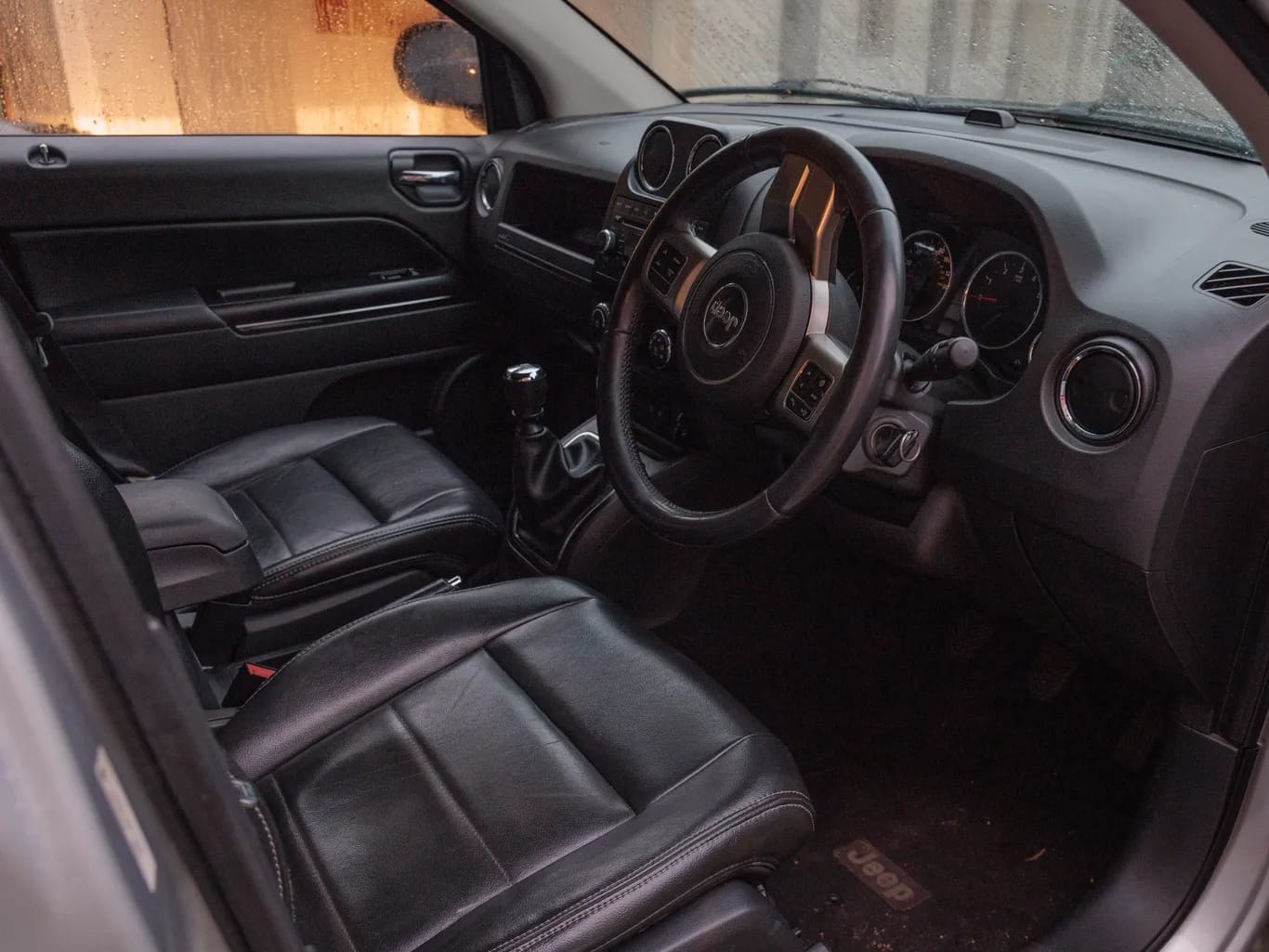 Zdjęcie samochodu Jeep Compass 2.2 CRD 4x4 Limited numer 38
